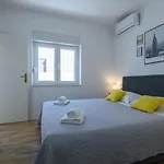 Apartment Emaro